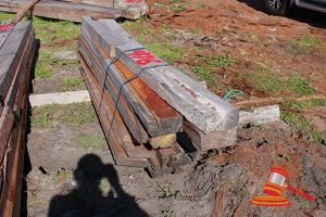 476 · MULTIPLE JARRAH SLEEPERS, ?? LINEAL M, 200 X 100