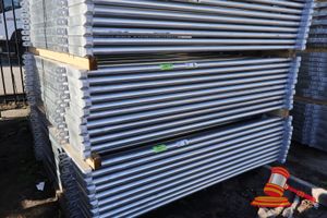10 X 2.1m X 1.8m Portable Cattle Panels & Locking Pins