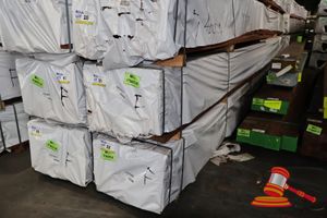 21 · JARRAH SKIP DRESSED, FEATURE, 100mm x 25mm, 407LM, TRANSPORT DIMS L5.7 x W500mm x D430mm, APPROX WEIGHT 800/900KG, RANDOM LENGTHS (PACK# 320029910)