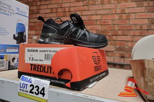 Tredlite Safety Shoes, Model: Docklands, Size: 7.5, Colour: Black