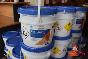 380 · 2x TUBS OF ECO-CHLOR DRY CHLORINE TABLET BACTERICIDE (GRANULAR), 10kg PER TUB