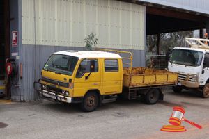 1989 Mazda T3500B Crew Cab Tray Top Yellow, 4 x 2, Manual, 4 Cyl Diesel Reg #: 7QG763, Expiry: 30/06/2027 **Please Note - This Vehicle Is Subject To A Concession & Extra Charges May Be Charged From The Department Of Transport, Once Transferred Stamp Duty & A Plate Change Will Need To Be Completed.** ODO: 105,094 Kms Showing on Clock Eng #: 157492, VIN: JM0WGL4T000501319 Features: Air Conditioning, Power Steering, Bullbar, Towbar & Ball, Fire Extinguisher, Tare: 2800 KG, GCM: 9035 KG, Approx 3m T