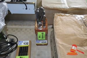 131 · KNIFE BLOCK SET