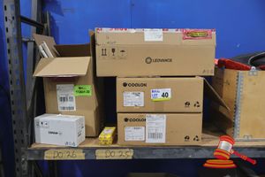 40 · ASSORTMENT OF LED LIGHTS, INCLUDES; APPROX 30 X COOL WHITE LED VALUE STICK, 2 X CP66 LED LUMINAIRE, APPROX 25 X T8 TUBE, UNTESTED