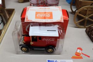 8 · VINTAGE LIMITED EDITION COCA-COLA CAR, CERTIFICATE NO 479/500, WITH BOX AND CERTIFICATE