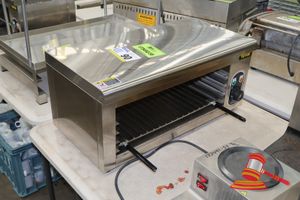 1 X VEVOR ELECTRIC HANGING SALAMANDER, MODEL: OK-936, VOLTS: 220-240V~, POWER: 2KW, SN: 221228 5077 26 0003, UNTESTED, SOME MARKS, APPROX; 600MM W X 300MM D X 250MM H