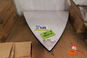 145 · 4X TRIANGULAR MELAMINE PLATTER 475 MM (2X BLACK-2X WHITE)