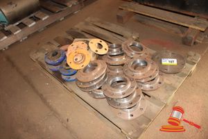107 · ASSORTED WELD ON FLANGES. DIAM 65-150MM