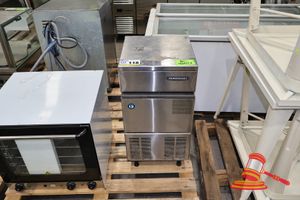 118 · HOSHIZAKI ICE MACHINE, MODEL: IM-30CLE-25, UNTESTED