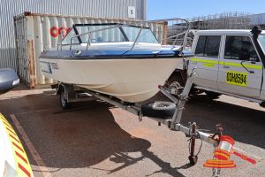 Teleflex 6M Boat, White, Petrol & 1984 Boat Trailer **No VIN# Plate Made Before 1989** Boat Reg #: 70303, Expiry: 1/12/2026 Trailer Reg# 1UAW005, Expiry: 06/06/2027 Boat Eng #: G044B2593, 70HP Boat HIN: AU-TWA054919OJ3 Features: Trailer Spare Wheel, Manual Winch, Evin Rude BE70 Motor, Spare Prop, GMEGX600 Radio, Atlantic Winch, PM3 Player . Condition: ** Rusted Manual Winch, Rust/Scratches on Tray, Torn Seats, Scratched Glass, Interior Scratches all around ** Panel: FAIR, Paint: FAIR, Glass: POO