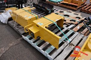 1 X Komatsu Panel Cover, 100015, Approx; 1.2m L X 1m W X 370mm D, Some Marks, On A Pallet