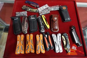 38 · 20 X ASSORTED MULTIPURPOSE TOOLS