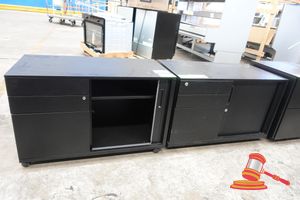2 X METAL MOBILE CABINETS. BLACK. 1 X SLIDING DOOR AND 3 X DRAWERS. APPROX APPROX 390 X 500 X H600MM