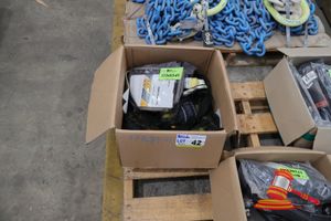 42 · 1 BOX OF 6 X HARNESS & LANYARD RANGE, INCLUDES: 3M DBI-SALA FORCE 2 HARNESS, 2M SHARP EDGE ADJUSTABLE LANYARD SINGLE ROPE MODEL 916228M, SN:009966030700, USER MANUAL, STORAGE BAG (UNUSED)