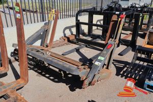 49 · 1 X HANDLING SYSTEMS AUSTRALIA FORKLIFT PUSH/PULL ATTACHMENT FORKS , MODEL: HSRPD, SN:47148, CAPACITY 3500 KG, DATE: (SOME RUST / WEAR)