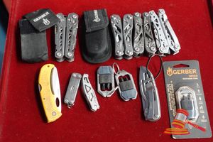 33 · 10 X ASSORTED GERBER MULTI PURPOSE TOOLS