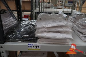 137 · BUNDLE OF WHITE AND BLACK CHEFS JACKETS, SIZE: 3XL