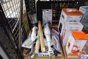 115 · TRAY OF ASSORTED KITCHEN ITEMS, INCLUDES: PARINI BLENDER, MIRACLE KNIFE, KIWI PRO SLICE, 2 X STICK MIXERS, ROLLING PINS, VARIOUS UTENSILS