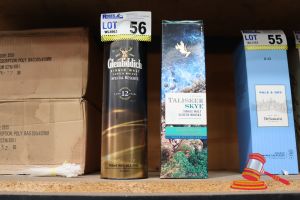 1 x BOTTLE OF GLENFIDDICH SINGLE MALT 12 YEAR, 1 x BOTTLE OF TALISKER SKYE SINGLE MALT SCOTCH WHISKY