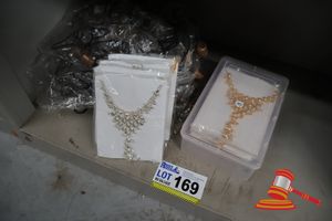 169 · BUNDLE WITH BELL CHIMES AND COSTUME JEWELLERY