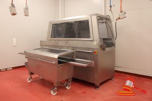 Garos Gsi 620 Multi Needle Brine Injector & Tendoriser. 3 Phase (Plug). Approx 3000 X 1200 X H2300mm. Includes Stainless Steel Mobile Brine Purification Tank (Approx 1900 X 700 X H1150mm) And Acessories. Note: Removed From Service 24th July 2026. Purchaser To Arrange Removal - Specialist Removalist Required - To Be Loaded By Hiab