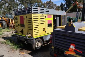 12 · 2018 Atlas Copco Air Compressor Trailer, XATS1050CD, Yellow, Tandem, Reg #: Unlicensed ODO: 4396 hrs Showing on Clock VIN: YA3025452JW569479 Features: 150 PSI, 1020 CFM, Caterpillar C9, 6 Cyl Diesel, Ring Hitch, Isolator Fork Lift Pockets (Asset # KH899/1064899) DR# 28932086 WP#4836 Condition: Starts & Runs at time of consignment Panel: FAIR, Paint: FAIR, Tyres: FAIR, Floor: FAIR Overall Condition: FAIR