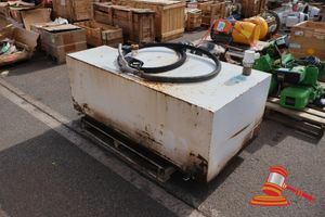 36 · 1 X CUSTOM FABRICATED FUEL TANK WITH PUMP ASSEMBLY, MOUNTED ON TIMBER PALLET, APPROX 2M X 1M X 750MM H , INCLUDES SMALL ENGINE DRIVEN PUMP (RUST / WEATHERED)