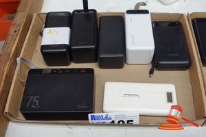 105 · APPROX 7 X POWER BANKS, VARIOUS BRANDS AND MH CAPACITY INCLUDING CYGNETT, (UNTESTED)