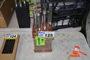 125 · KNIFE BLOCK SET