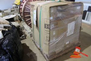 PALLET CONTAINING SCHNEIDER ELECTRIC VOLTAGE CIRCUIT BREAKERS 220 TO 415 VAC, POLE 2 AMP 300MA COOPER CROUSE HINDS ELECTRIC INVERTER BALLAST LAMP WATTAGE 18V AND NICKEL CARDIUM BATTERY PACKS 2710-12, 6V, 7AMP HOURS FOR EMERGENCY LIGHTING (IRIS#031344)