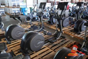 31 · 1 X PULSE FITNESS ELLIPTICAL CROSS TRAINER, MODEL: 280G-F, SN:280G-F06529, UNTESTED, SOME MARKS, 570MM W X 2M L X 1.6M H, ON A PALLET