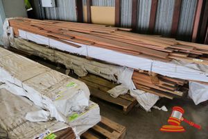 77 · PACK OF WESTERN MAHOGANY, KD AND TG FLOORING E/M, 80mm x 19mm, 444 LM, 35.52m2, RANDOM LENGTHS, (PACK# 2346152), ** PACK SIZE 540mm x 500mm x 200mm **
