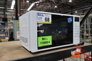 68 · 1 X BRILLIANT BASICS COMPACT DIGITAL MICROWAVE, MODEL: EM720CRL(F)-PM, UNTESTED