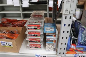 143 · BUNDLE WITH CABINET HINGES, GRIPPER CATCH, EASY FIT HINGES