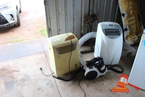 1 X TITAL 2000 POTRABLE VACUUM CLEANER (MISSING VACUUM HEAD), 1 X MOBILE ICECAP EVAPORATIVE COOLER. 240V, 1 X VIALI VPA12BTU MOBILE REFRIGERATED A/C WITH WINDOW OUTLET/INLET HOSE. ALL ITEMS UNTESTED