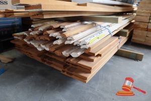 BUNDLE OF ASSORTED SCOTIA MOULDINGS, UP TO 5400mm