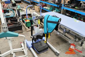 2 · 1 X OXFORD ASCEND STANDING TRANSFER UNIT WITH SUPASLING STANDING TRANSFER SLING, SWL 200KG, MEDIUM SIZE (SOME MARKS)