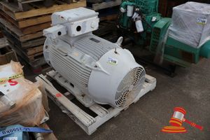 Weg 3-Phase Induction Motor, 220kw, Frame 315l, 400 Volts, 361amps, 50hz, 2980rpm, Dom08/11/11, On Pallet (Trdu 7239223, Cmr156063-Wheatstone)