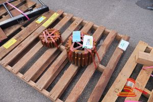 2 X Cat Gears For Part 20r3787, Rusted , (Some Surface Rust / Wear), On A Pallet (S44#Ritm0812454, Dr# 1606, Perth)