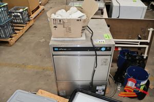 275 · MEIKO UPSTER U500 STAINLESS STEEL COMMERCIAL DISHWASHER. 240V. INCLUDES 2 X DISHWASHER TRAYS. APPROX 600 X 600 X H840MM