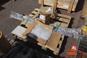 8 X Caterpillar Shim, Cat P/N:535-3469, 4 X Cat Tube Assembly, P/N: 607-4642, 2 X Cat Clip Assembly, P/N: 551-0370, Assorted Clips And Adapters, On A Pallet, Poss Unused, Boxed (S44#4974646748, Dr# 1583)