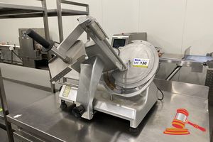 130 · WEDDERBURN MEAT SLICER. MODEL 151392. BLADE DIAM APPROX 350MM. MINOR RUST ON BLADE. MACHINE CURRENTLY NOT WORKING - REPAIRS REQUIRED