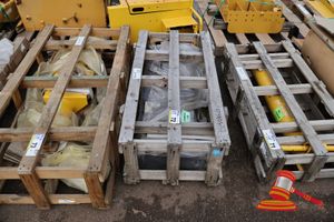 1 X Komatsu Guard Support Brackets, Komatsu P/N:561-84-84391, Suit Komatsu Hd785-7, Approx; 970mm L X 400mm W X 190mm H, Some Marks, In A Crate