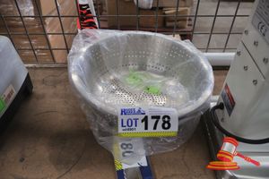 178 · S/S CHINESE COLLANDER 28CM