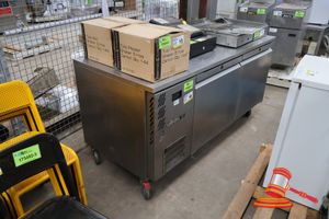 18 · 1 X WILLIAMS REFRIGERATION UNDER COUNTER FRIDGE, MODEL: HE2USS-000, EMERALD ECO, SN:105407, CLIMATE CLASS 5, FOOD SERVICE, UNTESTED (SOME MARKS, USED CONDITION)