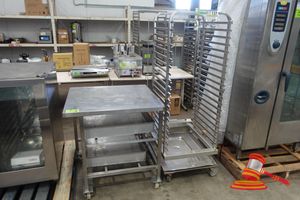 137 · 1 X STAINLESS STEEL MOBILE 20 TRAY TROLLEY TO SUIT COMBI OVEN