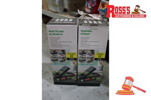 63 · 2x VEGETABLE CHOPPERS