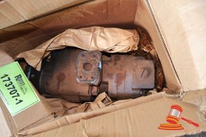 1 X Caterpillar Seal Kit, Cat P/N:530-8085, 1 X Caterpillar Hydraulic Pump Component 4056289 (Some Marks), In A Box, Untested, (B4967056) (Po 81956607/10, Plant # 1002)