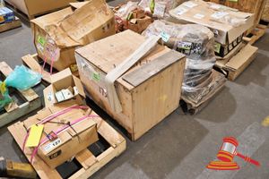 323 · 1 X CATERPILLAR HYDRAULIC PUMP, CAT P/N:384-9438, PUMP GP-PS-V, APPROX 660MM W X 550MM D X 500MM H (CRATED, ON A PALLET)