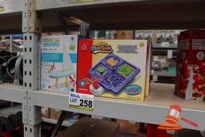 258 · BUNDLE OF TOYS INCLUDING: 3x MAZE GAMES AND 3x PROPELLER ENGINES, ALL UNOPENED